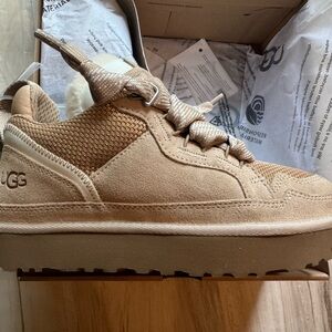 UGG Women's Lowmel in Tan